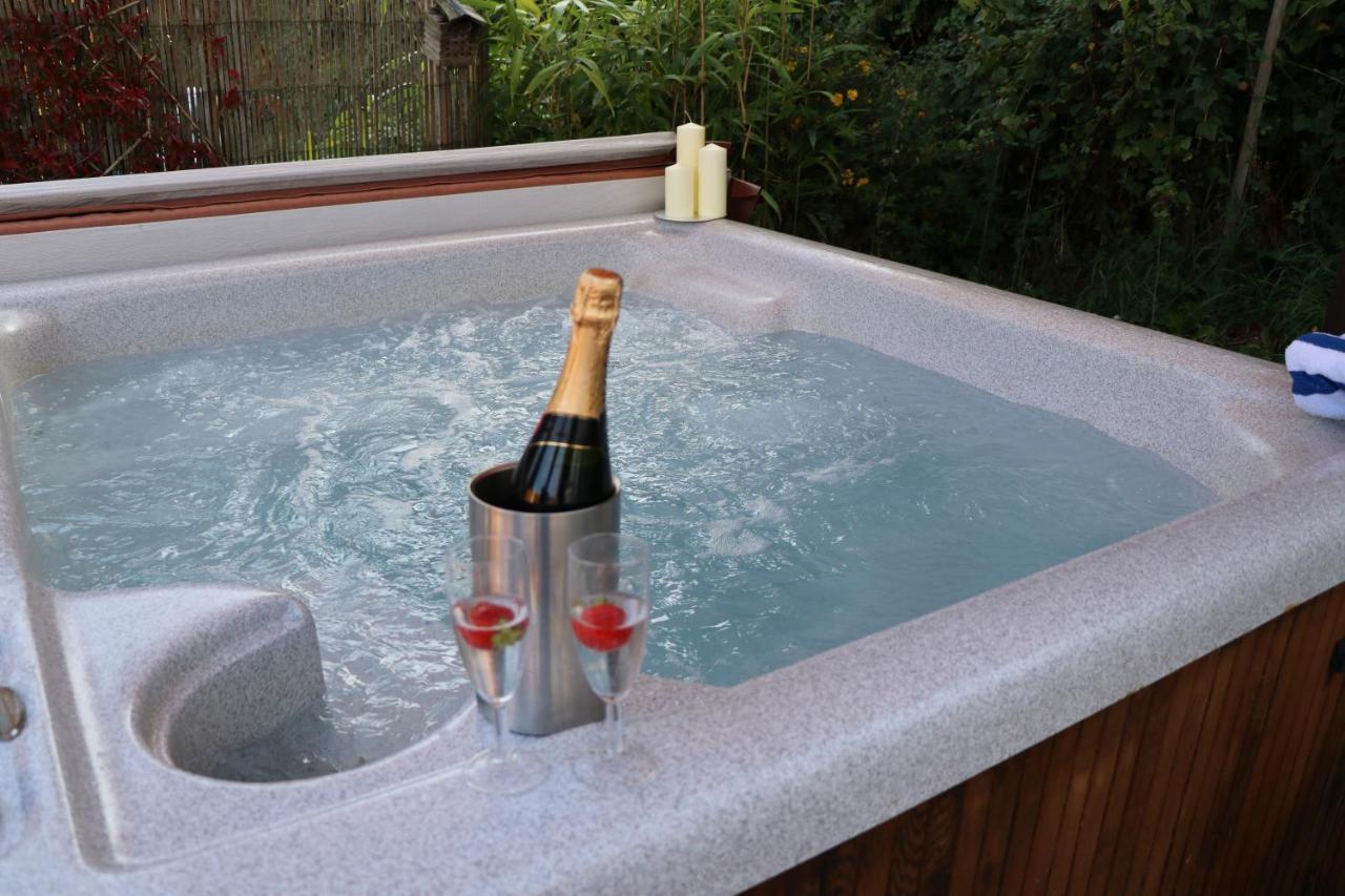 Palm 1 Park Home With Hot Tub Swanage Exterior foto